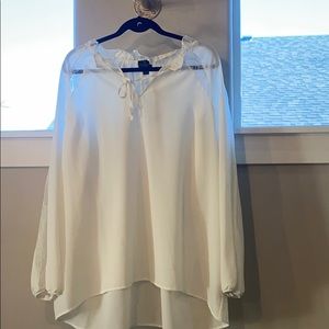 2XL white top with some lace details